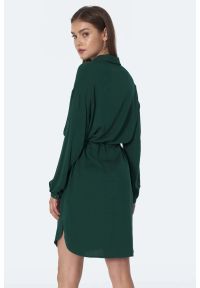 Sukienki.shop - Zwiewna koszulowa sukienka z wiązaniem w talii. Typ sukienki: koszulowe #3