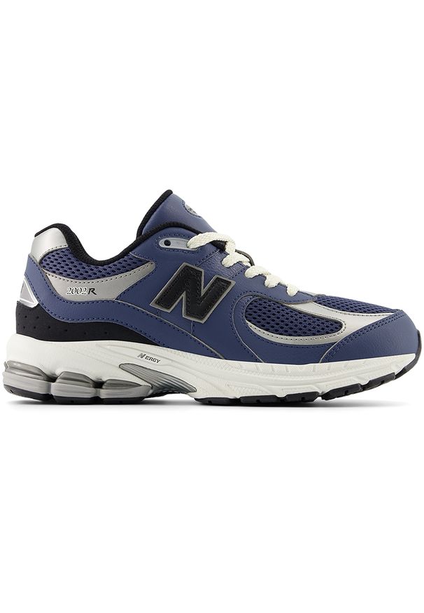 Buty dziecięce New Balance GC2002PQ – granatowe. Okazja: na uczelnię, na co dzień. Kolor: niebieski. Materiał: guma. Szerokość cholewki: normalna. Sport: turystyka piesza
