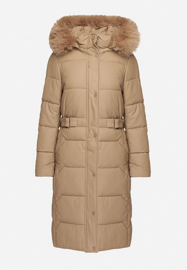 Born2be - Jasnobrązowa Pikowana Kurtka z Odpinanym Kapturem z Futerkiem Innalisse. Okazja: do pracy, na co dzień, na spotkanie biznesowe. Kolor: brązowy. Materiał: futro. Długość rękawa: długi rękaw. Długość: długie. Styl: casual, elegancki, biznesowy