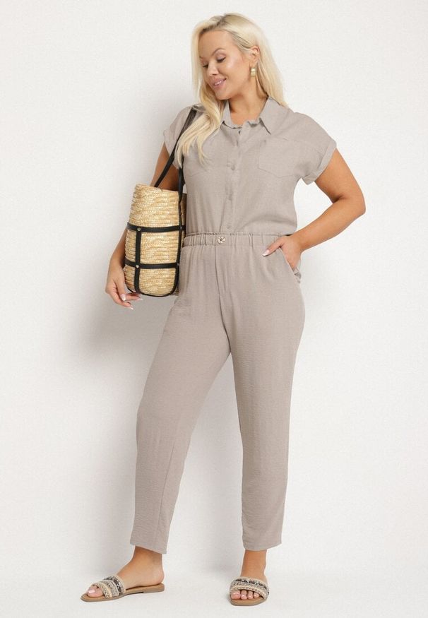 Born2be - Beżowe Spodnie o Prostym Kroju z Gumką w Talii Filavia. Okazja: na co dzień. Kolor: beżowy. Styl: casual, elegancki, sportowy