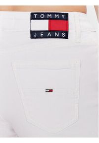 Tommy Jeans Szorty jeansowe Nora DW0DW15809 Biały Skinny Fit. Kolor: biały. Materiał: bawełna