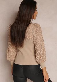 Renee - Beżowy Sweter z Prążkowanej Dzianiny z Koronką Ule. Kolor: beżowy. Materiał: koronka, dzianina, prążkowany. Wzór: koronka