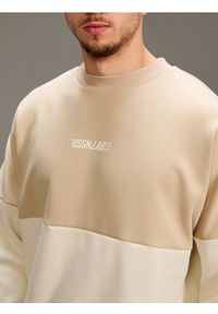 Sinsay - Bawełniana bluza crewneck z napisem - kremowy. Kolor: kremowy. Materiał: bawełna. Wzór: napisy