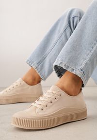 Born2be - Beżowe Trampki z Imitacji Zamszu z Nieregularną Podeszwą ze Żłobieniami Naranatea. Okazja: na co dzień, na randkę. Kolor: beżowy. Materiał: zamsz. Szerokość cholewki: normalna. Styl: casual #3