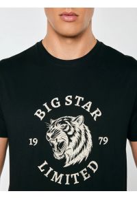 Big-Star - koszulka męska z kontrastowym nadrukiem czarna renner 906. Kolor: czarny. Materiał: skóra, bawełna. Wzór: nadruk. Styl: klasyczny #4
