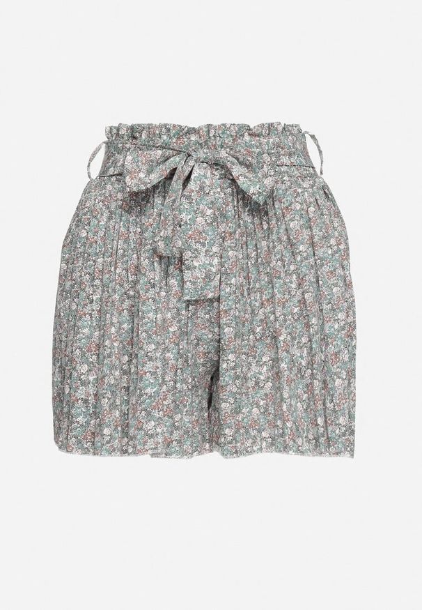 Born2be - Zielone Szerokie Szorty Plisowane z Wysokim Stanem z Gumką w Pasie i Materiałowym Paskiem Cersefia. Okazja: na co dzień. Stan: podwyższony. Kolor: zielony. Materiał: materiał. Wzór: jednolity. Styl: casual, elegancki