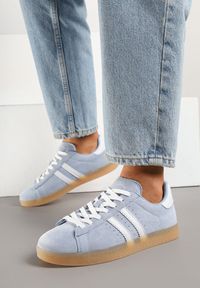 Born2be - Niebiesko-Białe Zamszowe Sneakersy Tenisówki ze Skórzaną Wkładką i Paskami Ciarilira. Okazja: na co dzień. Zapięcie: pasek. Kolor: niebieski. Materiał: skóra, zamsz #5