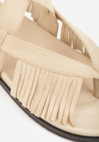 Renee - Beżowe Sandały Typu Rzymianki Ozdobione Frędzlami Casasos. Okazja: na co dzień. Kolor: beżowy. Materiał: koronka. Wzór: aplikacja. Sezon: lato. Styl: casual #6