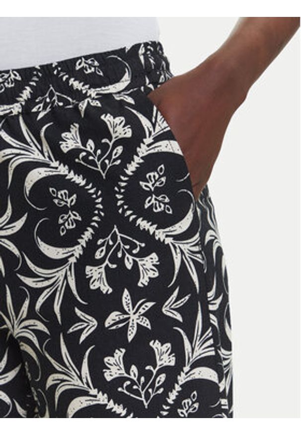 Olsen Spodnie materiałowe 14002434 Czarny Regular Fit. Kolor: czarny. Materiał: wiskoza