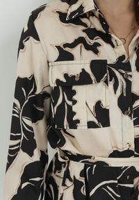 Born2be - Beżowa Sukienka Koszulowa w Kwiaty z Wiązanym Paskiem Rosava. Kolor: beżowy. Materiał: materiał. Wzór: kwiaty. Typ sukienki: koszulowe #4