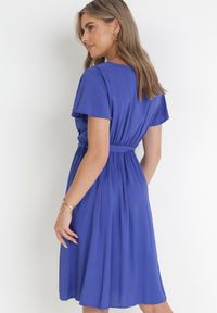 Born2be - Granatowa Sukienka z Wiskozy i Wiązanym Paskiem Gariela. Kolor: niebieski. Materiał: wiskoza. Typ sukienki: kopertowe #7
