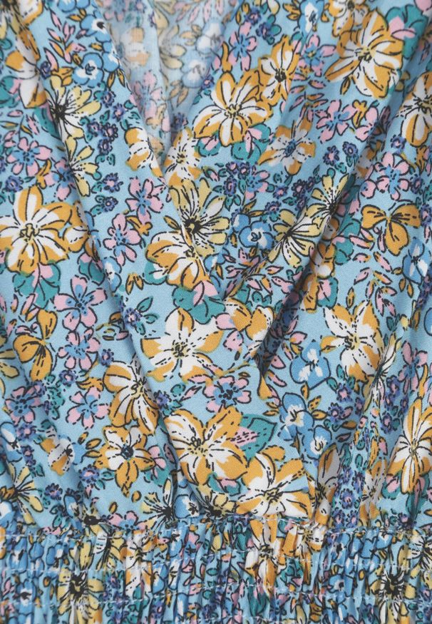 Born2be - Jasnoniebieska Sukienka Midi z Gumkami w Pasie i Kopertowym Dekoltem Feseti. Okazja: na co dzień. Typ kołnierza: dekolt kopertowy. Kolor: niebieski. Typ sukienki: kopertowe. Styl: casual, elegancki. Długość: midi