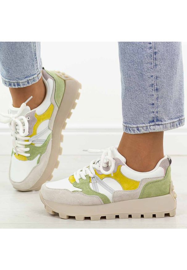 Białe skórzane półbuty damskie Filippo Dp7559/26. Okazja: na co dzień. Kolor: biały. Materiał: skóra. Sezon: jesień, wiosna, lato. Obcas: na platformie. Styl: klasyczny, casual, elegancki