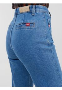 Big-Star - Spodnie jeans damskie wide niebieskie Celia 414. Stan: podwyższony. Kolor: niebieski. Długość: krótkie. Wzór: aplikacja. Sezon: lato. Styl: retro