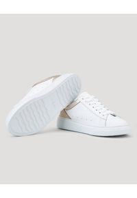 Hogan - HOGAN - Biało-złote sneakersy H365. Kolor: biały. Materiał: jeans, guma. Obcas: na koturnie. Sport: tenis #4