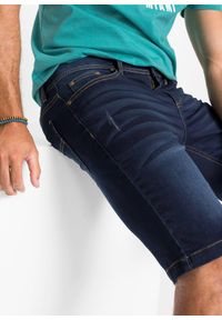 bonprix - Bermudy dżinsowe w wygodnym fasonie, regular fit. Stan: obniżony. Kolor: niebieski. Styl: elegancki #2