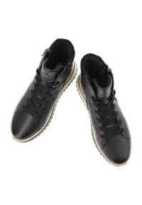 Czarne Sneakersy Rieker Wygodne Obuwie Damskie Na Platformie. Zapięcie: sznurówki. Kolor: czarny. Materiał: skóra. Obcas: na platformie. Sport: turystyka piesza
