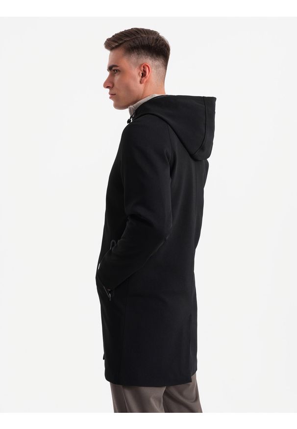 Ombre Clothing - Męski płaszcz z kapturem w delikatny prążek - czarny V2 OM-COSC-0112 - M. Okazja: na co dzień. Typ kołnierza: kaptur. Kolor: czarny. Materiał: poliester, materiał, prążkowany, elastan. Długość rękawa: raglanowy rękaw. Wzór: prążki. Styl: wizytowy, elegancki, casual