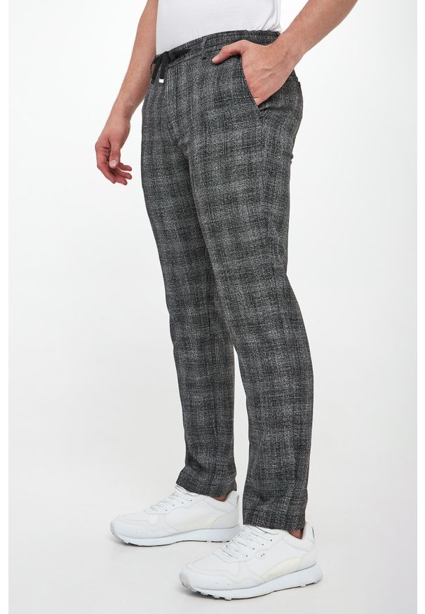 Spodnie męskie w kratkę Sake JOOP!. Wzór: kratka