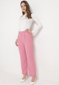 Born2be - Różowe Spodnie o Klasycznym Fasonie z Podwiniętymi Nogawkami z Ukrytym Suwakiem Wilelma. Kolor: różowy. Sezon: wiosna. Styl: klasyczny