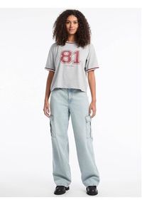 Guess Jeans T-Shirt W5YI19 K8HM0 Szary Regular Fit. Kolor: szary. Materiał: bawełna #4