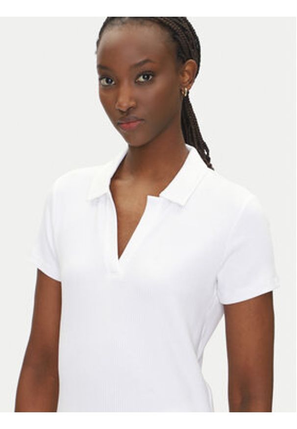 EA7 Emporio Armani Polo 7W000490 AF12654 U0002 Biały Regular Fit. Typ kołnierza: polo. Kolor: biały. Materiał: wiskoza