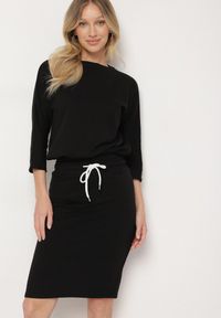 Born2be - Czarny Komplet z Bawełną Bluza i Dopasowana Spódnica Ralietta. Kolor: czarny. Materiał: bawełna #5