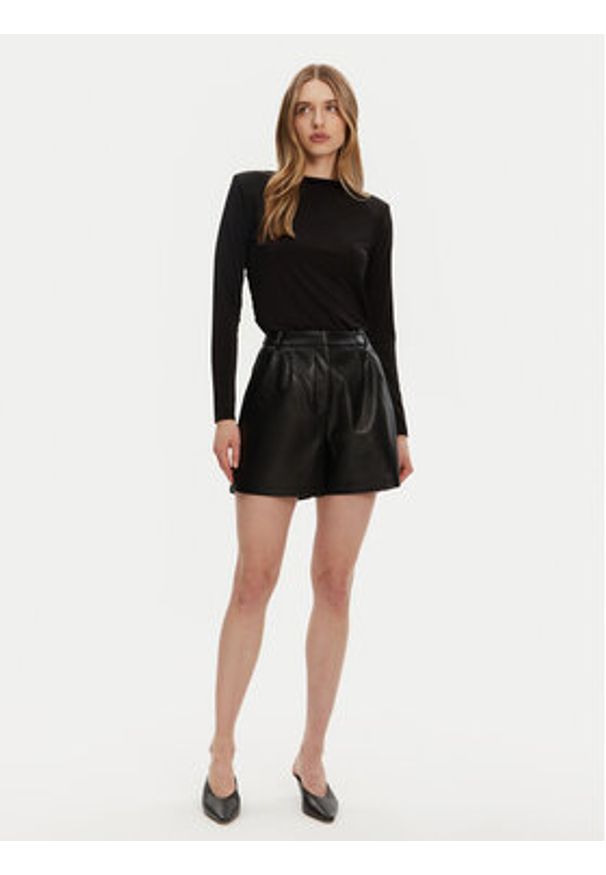 only - ONLY Szorty z imitacji skóry Saramy 15338008 Czarny Regular Fit. Kolor: czarny. Materiał: skóra