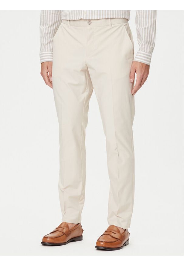 Guess Spodnie materiałowe M4YB01 WG9Z2 Écru Regular Fit. Kolor: kremowy. Materiał: bawełna