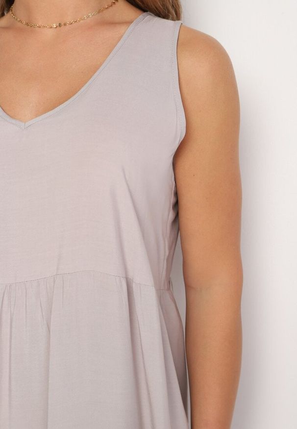 Born2be - Beżowa Rozkloszowana Sukienka z Bawełny na Ramiączkach Zasea. Okazja: na co dzień, na randkę. Typ kołnierza: dekolt w kształcie V. Kolor: beżowy. Materiał: bawełna. Długość rękawa: na ramiączkach. Styl: elegancki, casual