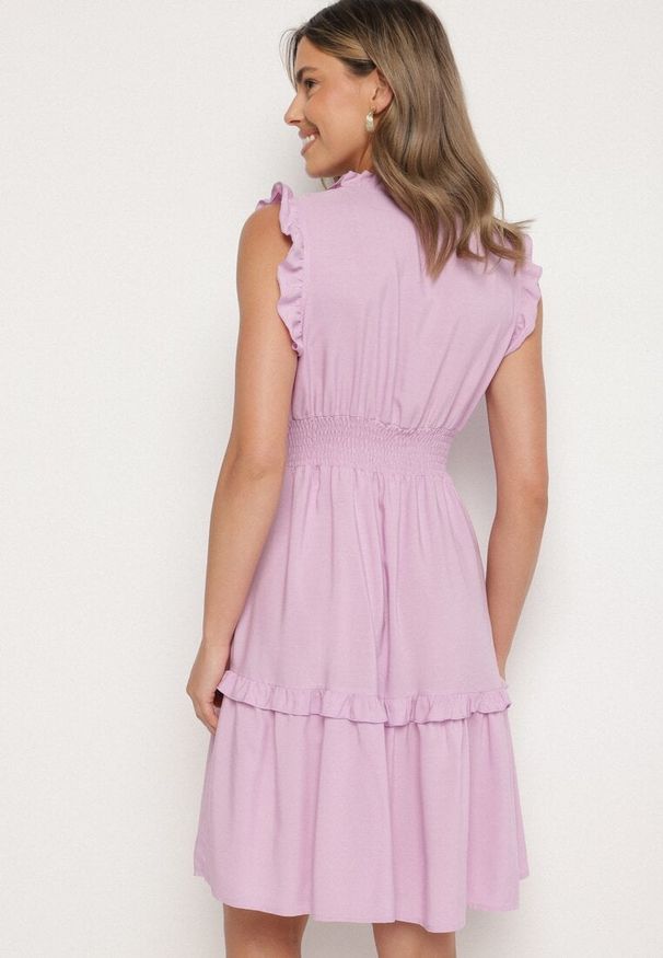 Born2be - Fioletowa Sukienka z Wiskozą o Rozkloszowanym Kroju Bez Rękawów Folerose. Typ kołnierza: dekolt w serek. Kolor: fioletowy. Materiał: wiskoza. Długość rękawa: bez rękawów. Sezon: wiosna, lato. Typ sukienki: rozkloszowane. Styl: elegancki