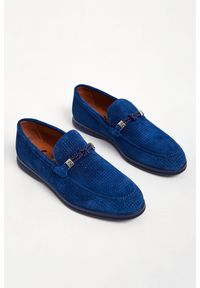 Półbuty męskie skórzane CESARE CASADEI. Materiał: zamsz, skóra. Wzór: aplikacja. Styl: elegancki #1