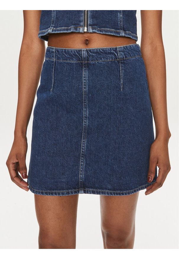 Calvin Klein Jeans Spódnica jeansowa J20J222827 Granatowy Regular Fit. Kolor: niebieski. Materiał: bawełna, jeans