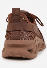 Born2be - Brązowe Siateczkowe Sneakersy na Grubej Podeszwie z Perforacją Mirarien. Okazja: na co dzień, na spacer. Kolor: brązowy. Materiał: jeans. Sezon: lato. Sport: turystyka piesza #3