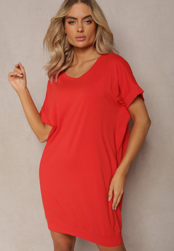 Renee - Czerwona T-shirtowa Sukienka Pudełkowa z Elastycznej Bawełny Ellensa. Kolor: czerwony. Materiał: bawełna. Styl: wakacyjny. Długość: mini