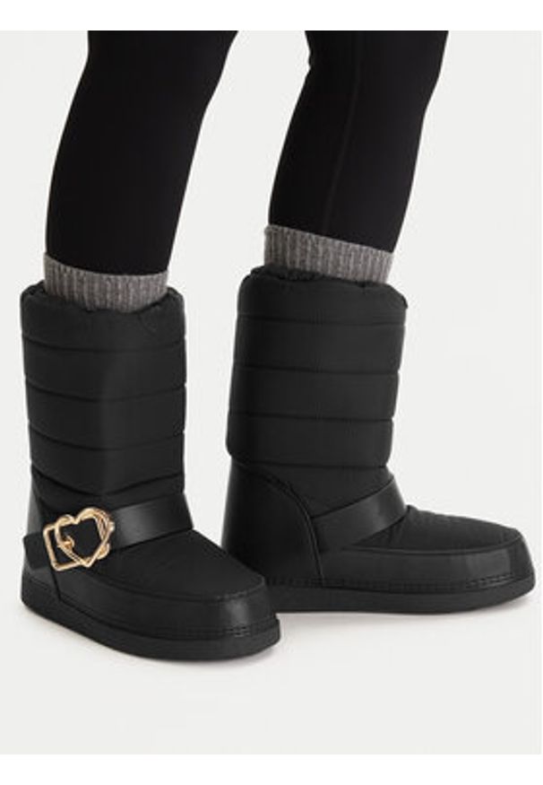 Love Moschino - LOVE MOSCHINO Śniegowce JA24442G0NISK00B Czarny. Kolor: czarny. Materiał: materiał