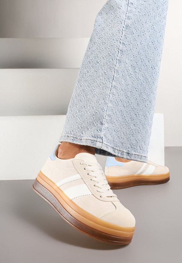Born2be - Beżowe Płaskie Sneakersy Ozdobione Paskami Norili. Okazja: na co dzień. Zapięcie: pasek. Kolor: beżowy. Materiał: jeans. Wzór: aplikacja