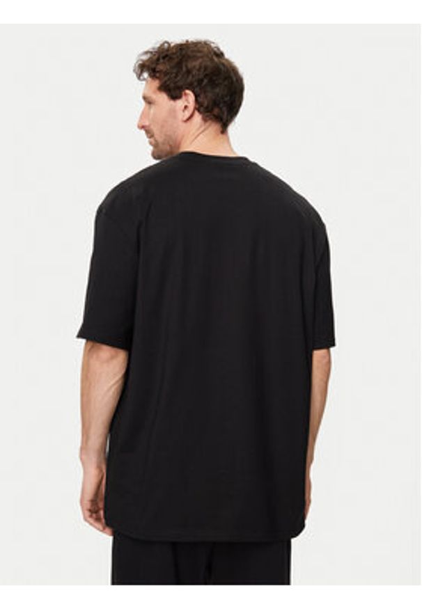 Karl Lagerfeld - KARL LAGERFELD T-Shirt 755099 542270 Czarny Regular Fit. Typ kołnierza: dekolt w karo. Kolor: czarny. Materiał: bawełna