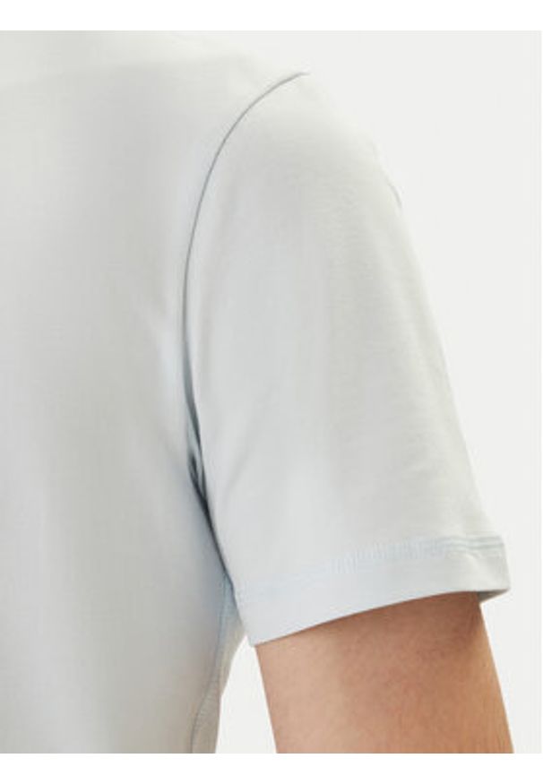 Guess T-Shirt M6GI10 K2991 Błękitny Slim Fit. Kolor: niebieski. Materiał: bawełna