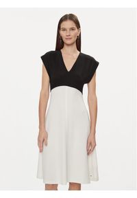 TOMMY HILFIGER - Tommy Hilfiger Sukienka koktajlowa Shiny Interlock V-Nk Ns Knee Drs WW0WW40731 Écru Slim Fit. Materiał: bawełna. Styl: wizytowy #1