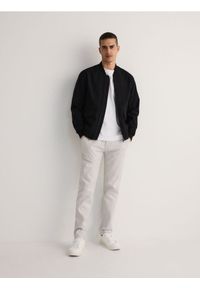 Reserved - Kurtka bomberka - czarny. Kolor: czarny. Materiał: tkanina. Wzór: gładki #1