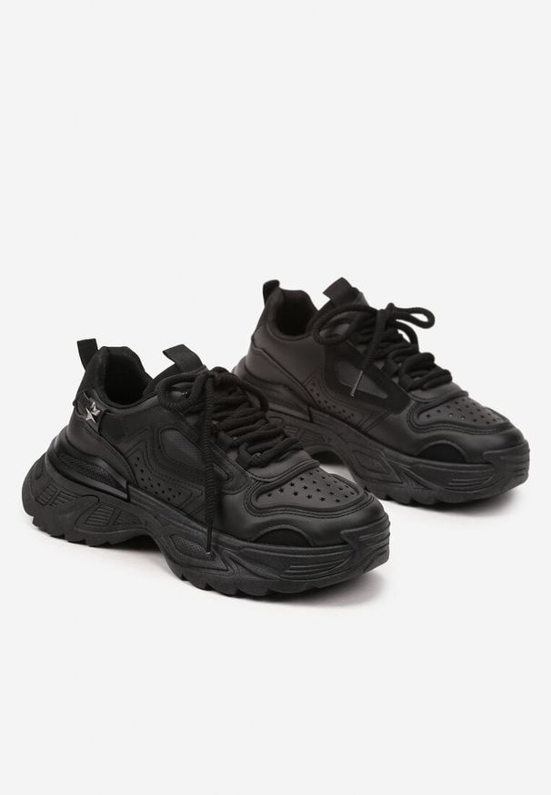 Born2be - Czarne Sneakersy na Podeszwie z Tłoczeniami w Streetwearowym Stylu Vaniffia. Okazja: na co dzień. Kolor: czarny. Materiał: jeans. Wzór: aplikacja