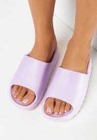 Born2be - Fioletowe Piankowe Klapki na Podeszwie z Wycięciami Ferietta. Okazja: na co dzień. Kolor: fioletowy. Sezon: lato. Styl: casual #3