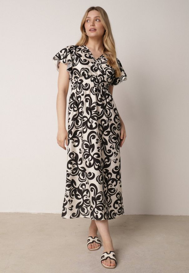 Born2be - Czarna Wiskozowa Sukienka z Kopertowym Dekoltem i Gumkami w Talii Shyraya. Okazja: na co dzień. Typ kołnierza: dekolt kopertowy. Kolor: czarny. Materiał: wiskoza. Typ sukienki: kopertowe. Styl: casual