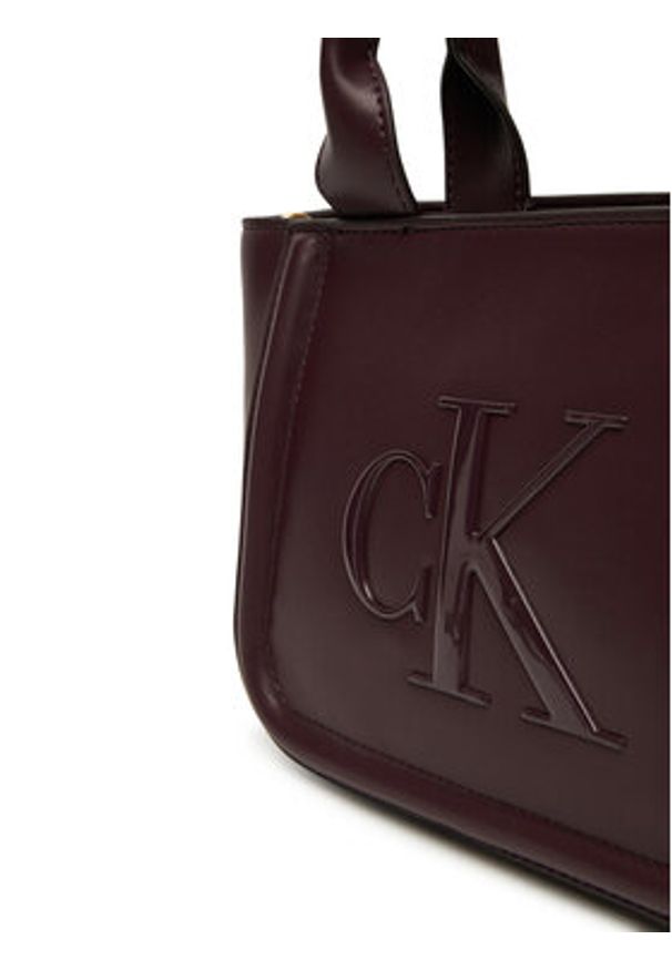 Calvin Klein Torebka Bold Ck Small Tote With Strap LV04F3219G Bordowy. Kolor: czerwony. Materiał: skórzane