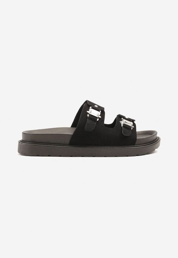 Born2be - Czarne Klapki z Metalicznymi Klamrami Fallevia. Okazja: na co dzień. Kolor: czarny. Sezon: lato. Obcas: na obcasie. Styl: elegancki, casual. Wysokość obcasa: niski