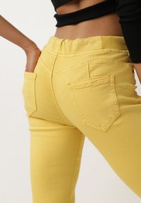 Born2be - Żółte Spodnie Push-Up Melwyn. Stan: podwyższony. Kolor: żółty. Długość: długie #4