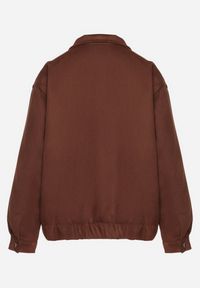 Born2be - Brązowa Kurtka Bomberka ze Ściągaczami i Suwakiem w Stylu Retro Zenissa. Okazja: na spacer, na co dzień. Kolor: brązowy. Materiał: dzianina, jeans. Długość rękawa: długi rękaw. Długość: długie. Styl: retro #5
