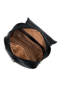 Wittchen - Damski plecak z ekoskóry z krytym suwakiem. Kolor: czarny. Materiał: skóra ekologiczna. Wzór: haft, aplikacja. Styl: casual, elegancki