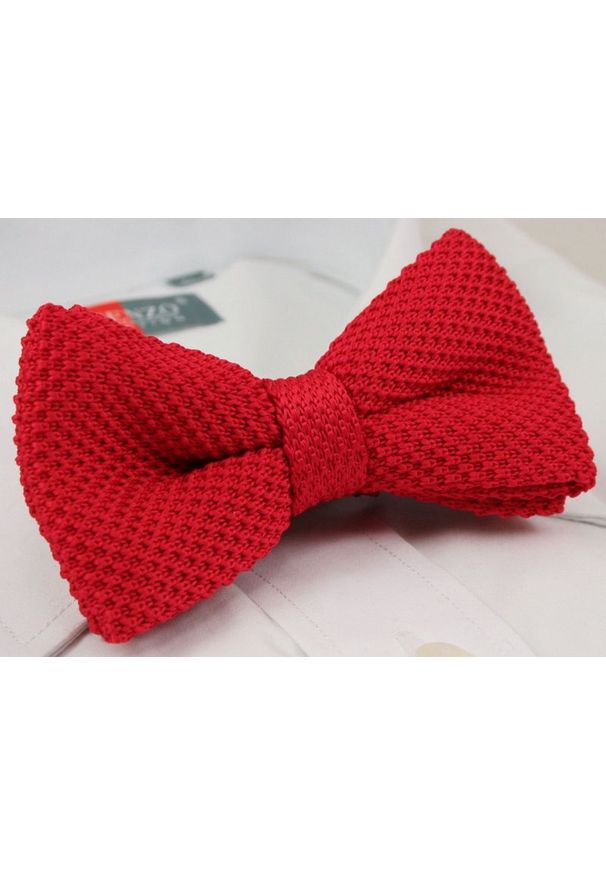 Czerwona Mucha Typu Knit - Alties. Kolor: czerwony. Materiał: dziergany, tkanina. Styl: sportowy, elegancki